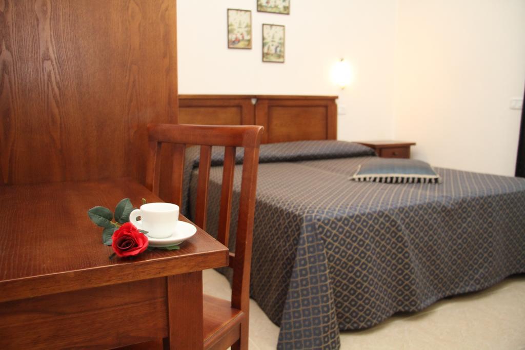 Residence I Due Pini Marina di Grosseto Δωμάτιο φωτογραφία